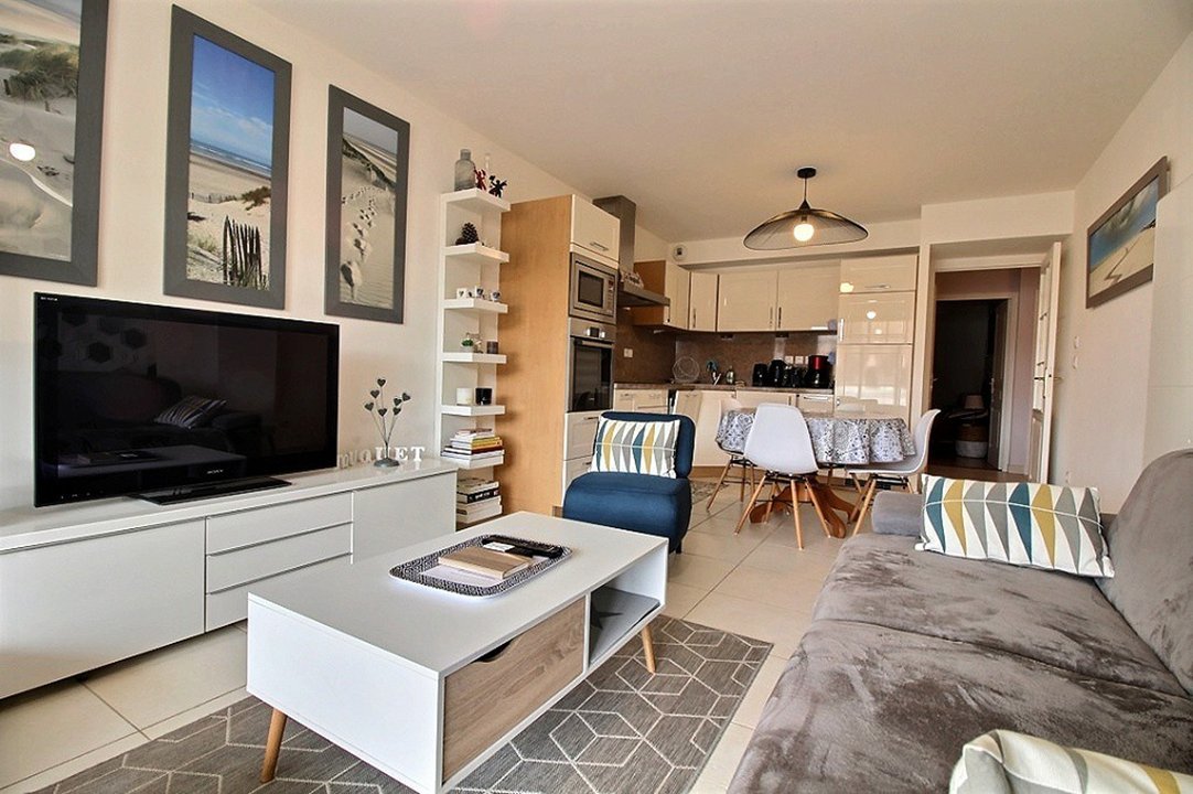 /picture/helios/116252002/QUEENVICT E21/8_2026-03-06CET08h00-04.jpg